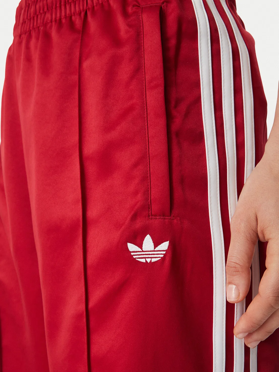 Женские спортивные брюки свободного кроя Satin Sst Loose Trackpant Adidas, красный — фото 4