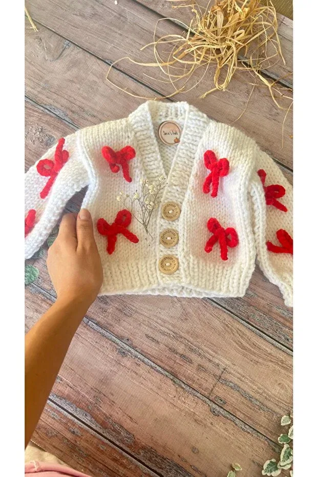 Детский кардиган для девочек хлопковый Hand-Knitted red bow Seraskids, White — фото 4