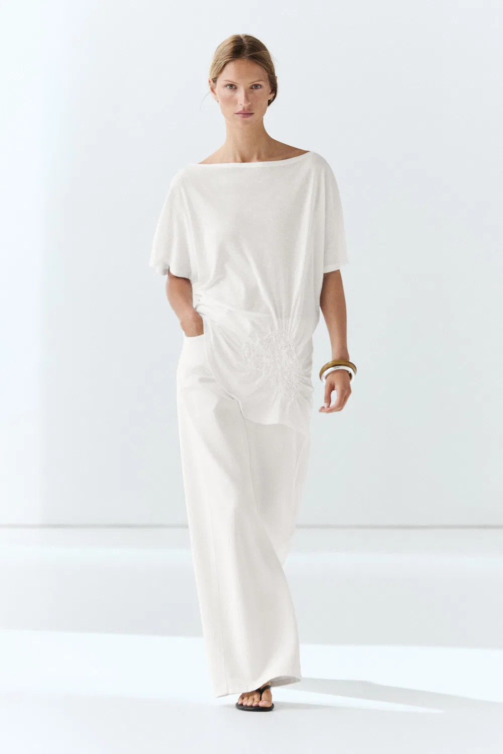 Топ Massimo Dutti, асимметричный, с вышивкой, кремовый — фото 2