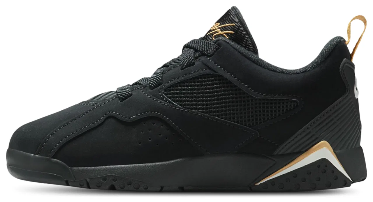 Баскетбольные кроссовки для мальчиков Jordan AJ 7 RM, цвет Black/Metallic Gold/Sail — фото 2