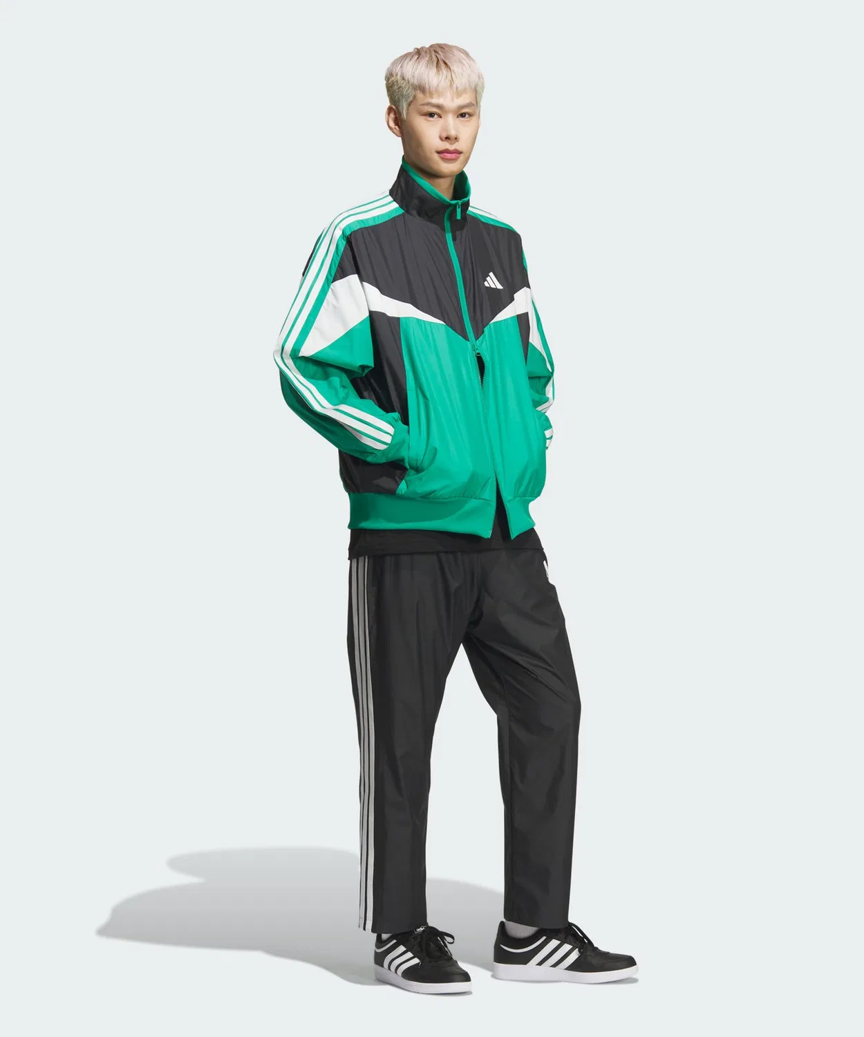Мужская ветровка свободного кроя с цветовым блоком, модель Must-Have Loose Fit Color Block Mesh Lining Adidas, Green — фото 3