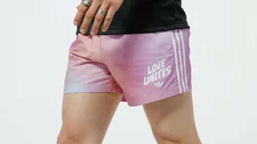 Шорты унисекс водостойкие Love Unites Adidas Originals, радужный — фото 2