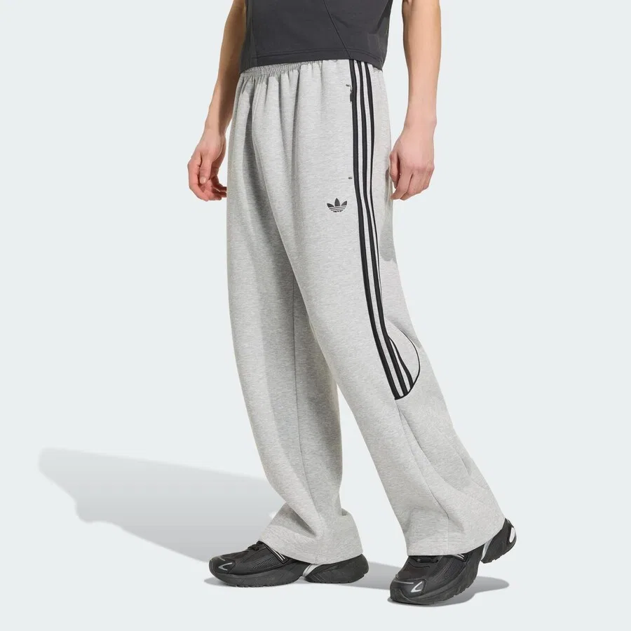 Брюки ADIDAS ORIGINALS свободного кроя 'Teamgeist 26' в серо-пятнистом цвете — фото 3