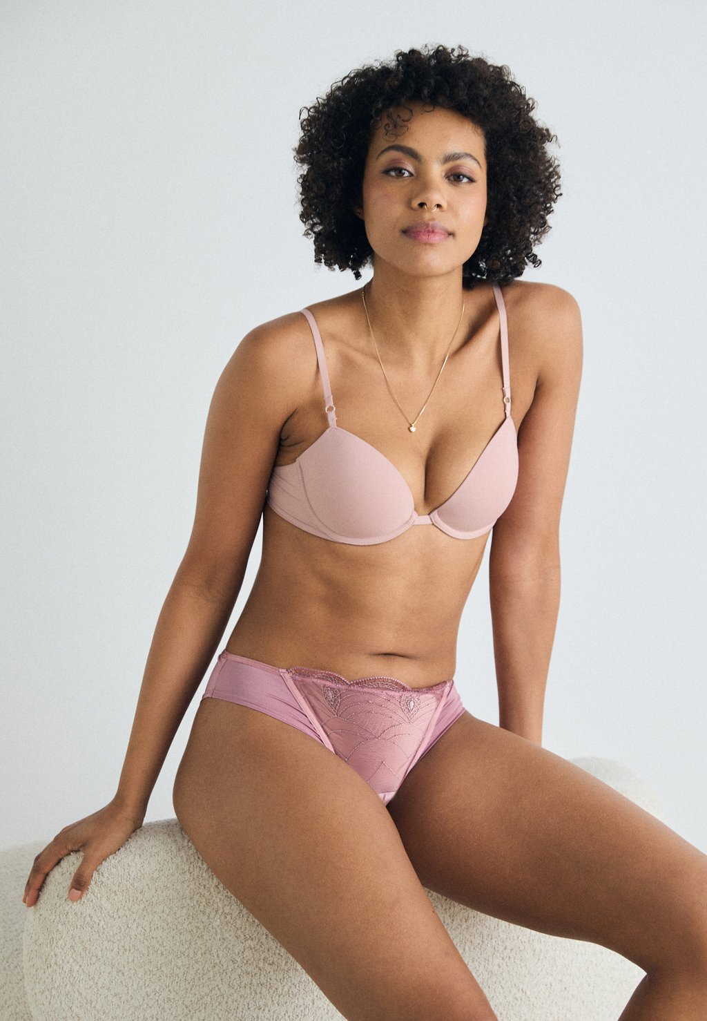 

Трусы RUBY BRAZILIAN Hunkemöller, светло-розовый