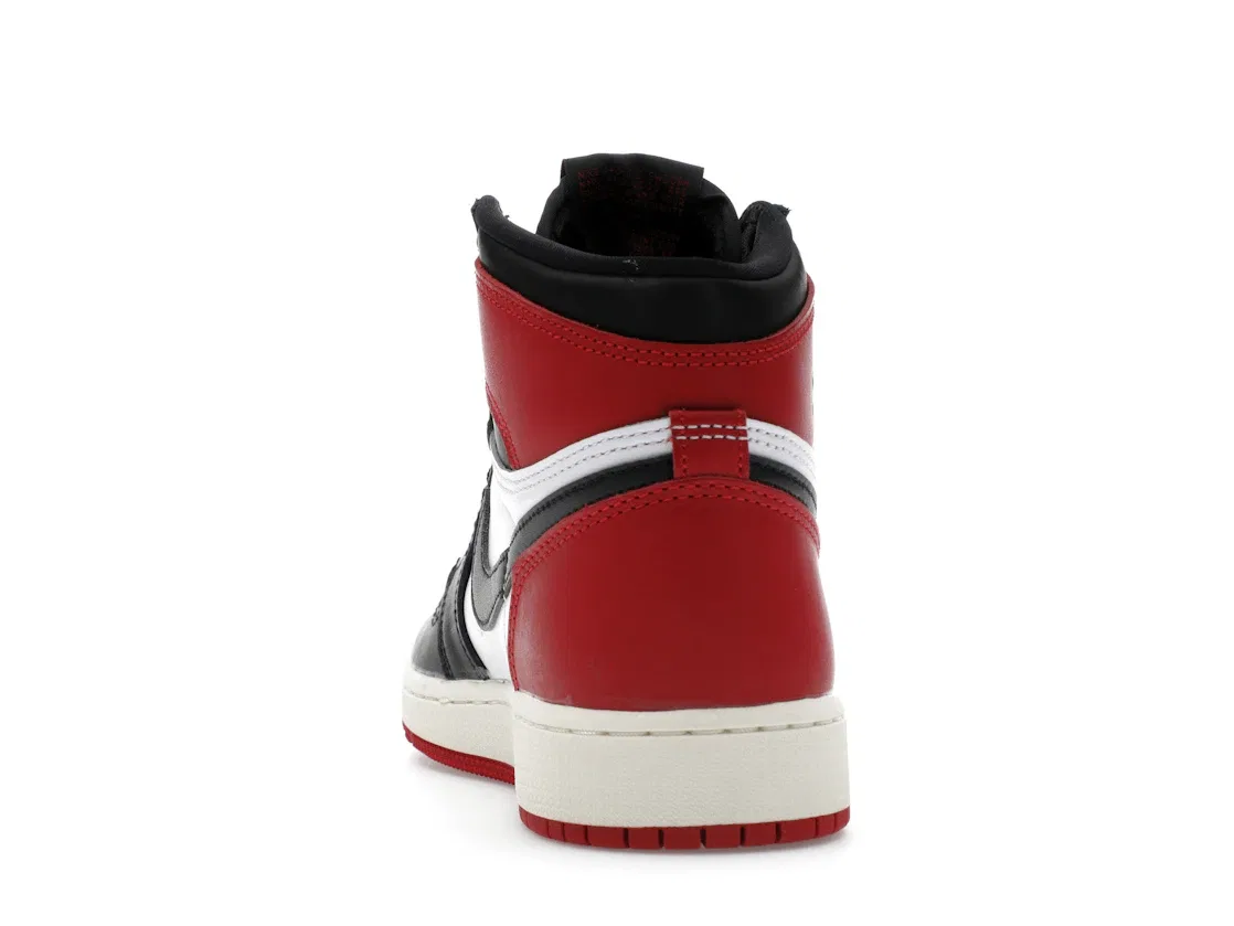 Детские кроссовки Lifestyle Jordan 1 Retro High OG Black Toe Reimagined (GS) Jordan, Black/Black/Varsity Red/White — фото 4