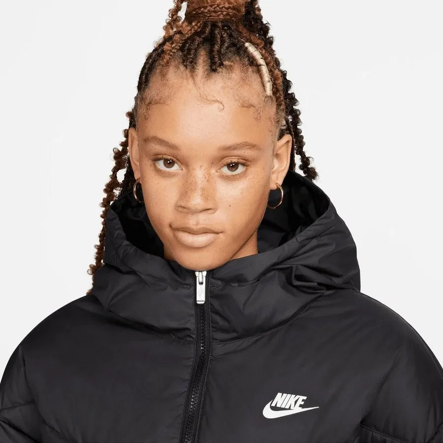 Женская спортивная куртка Storm-Fit Windrunner Nike, Черный — фото 4