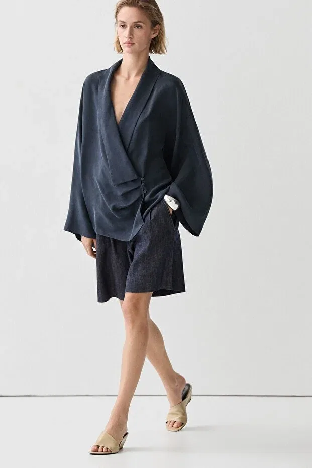 Женская блузка с длинным рукавом Double-Breasted Draped Blouse With Gathered Details Massimo Dutti, Dark Lacquer — фото 3