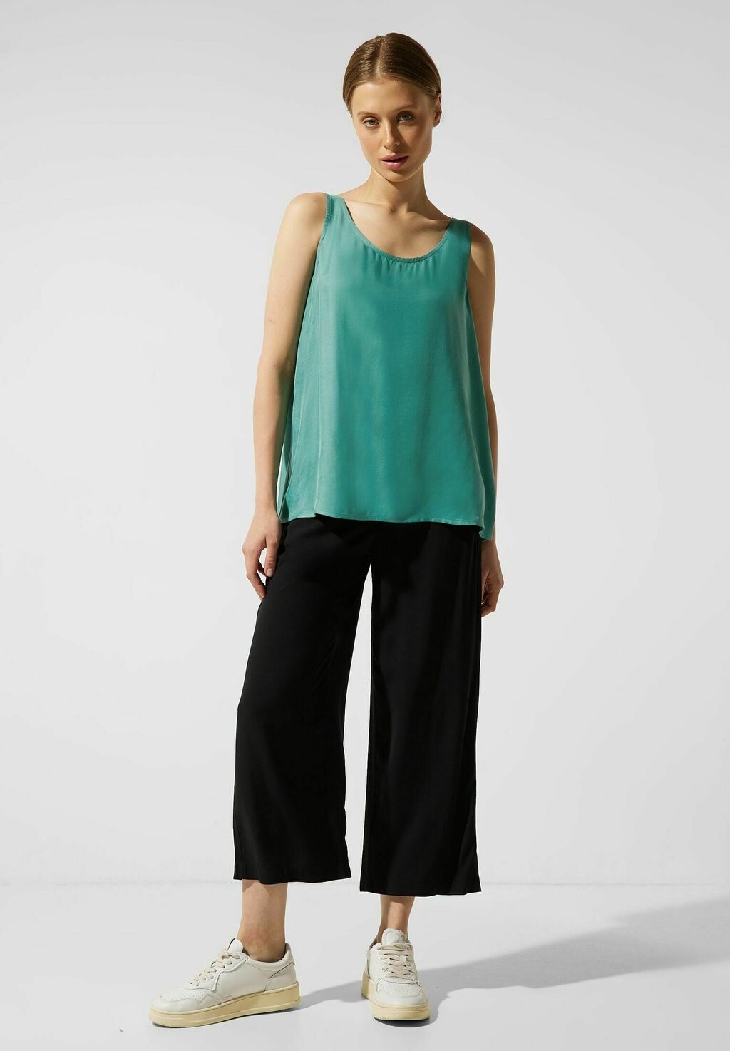 

Блуза IM LOOK Street One, светло-зеленый