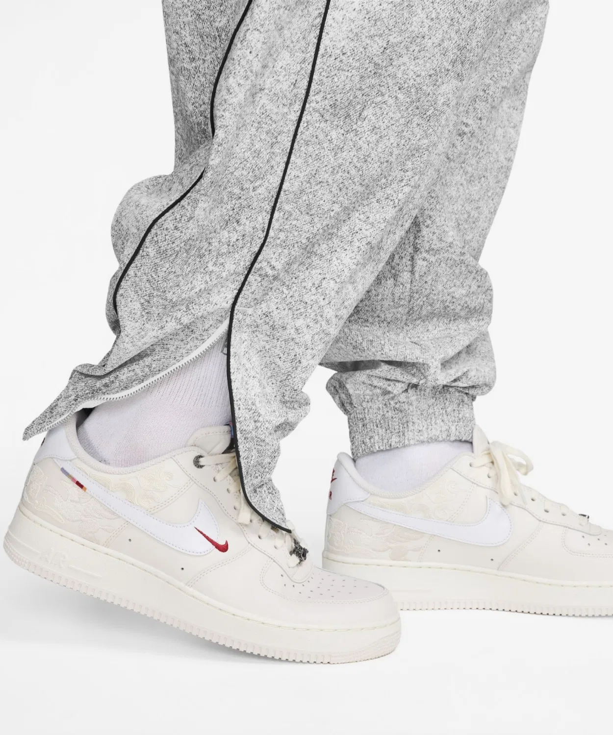 Мужские спортивные брюки Nike Club Rules с принтом, модель IQ8431-100 NIKE, White — фото 3