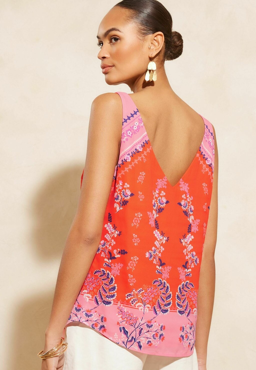 

Топ V NECK FRONT V BACK REGULAR FIT Love & Roses, красный