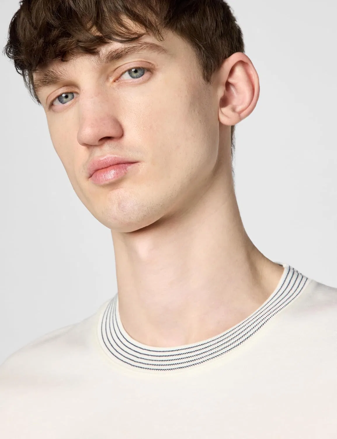 Мужская хлопковая футболка с вышитым крокодилом Lacoste, Off/White — фото 4