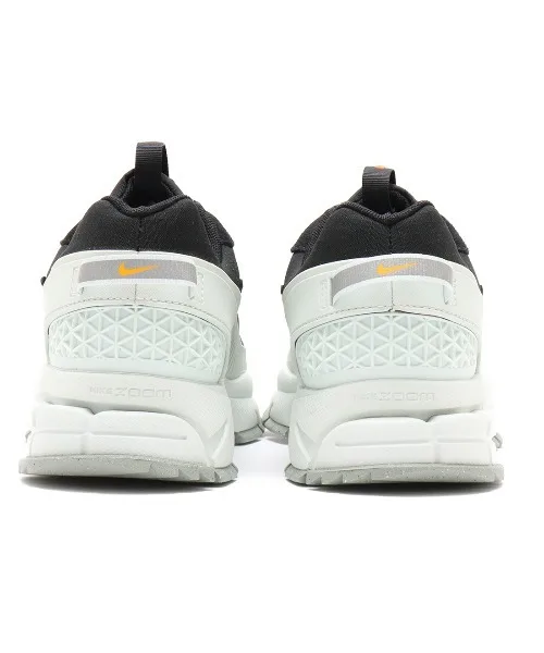 Кроссовки для города с защитой от влаги Nike Zoom Vomero Roam SP чёрные — фото 3