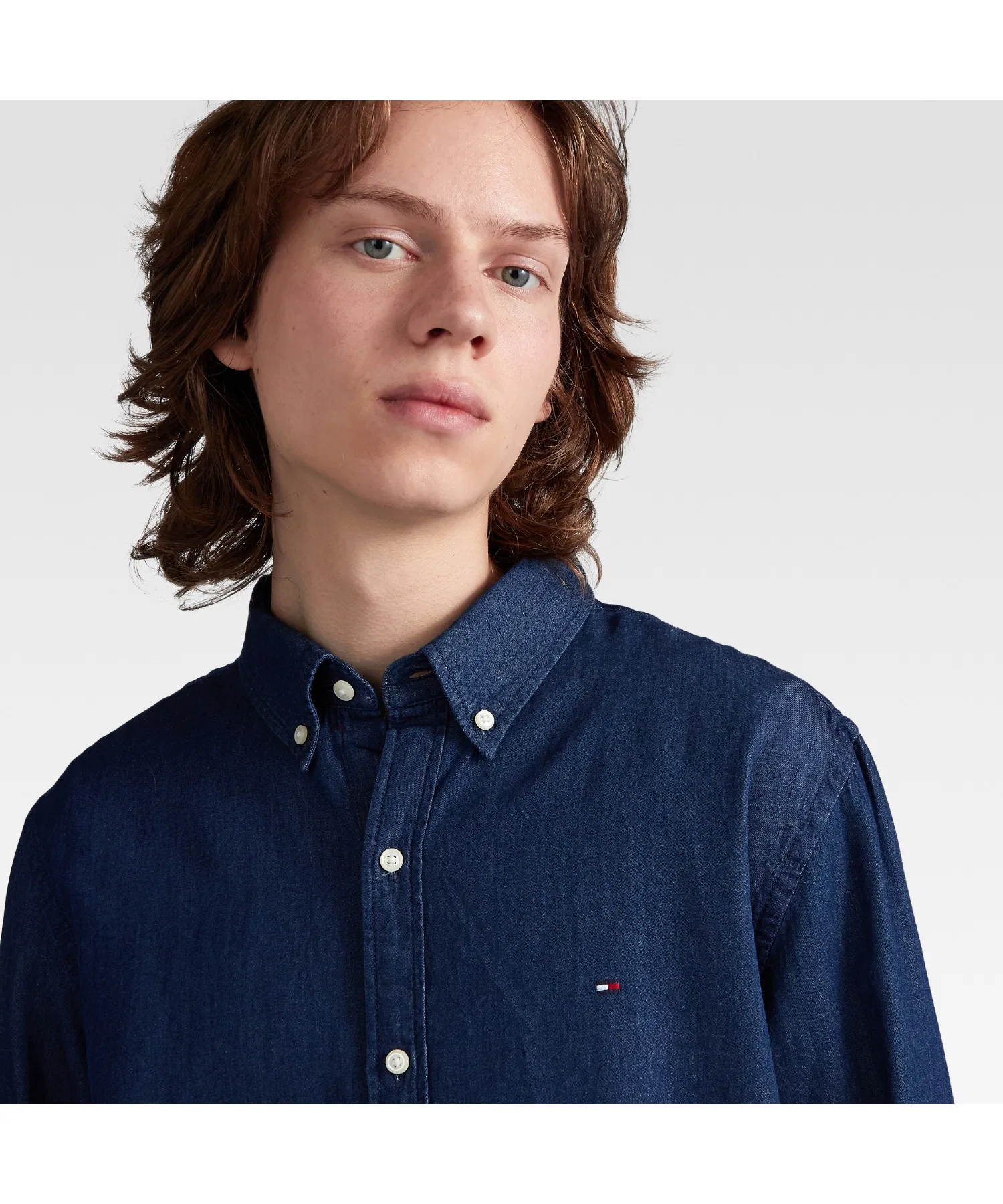 Унисекс джинсовая рубашка TOMMY HILFIGER Индиго с логотипом — фото 3