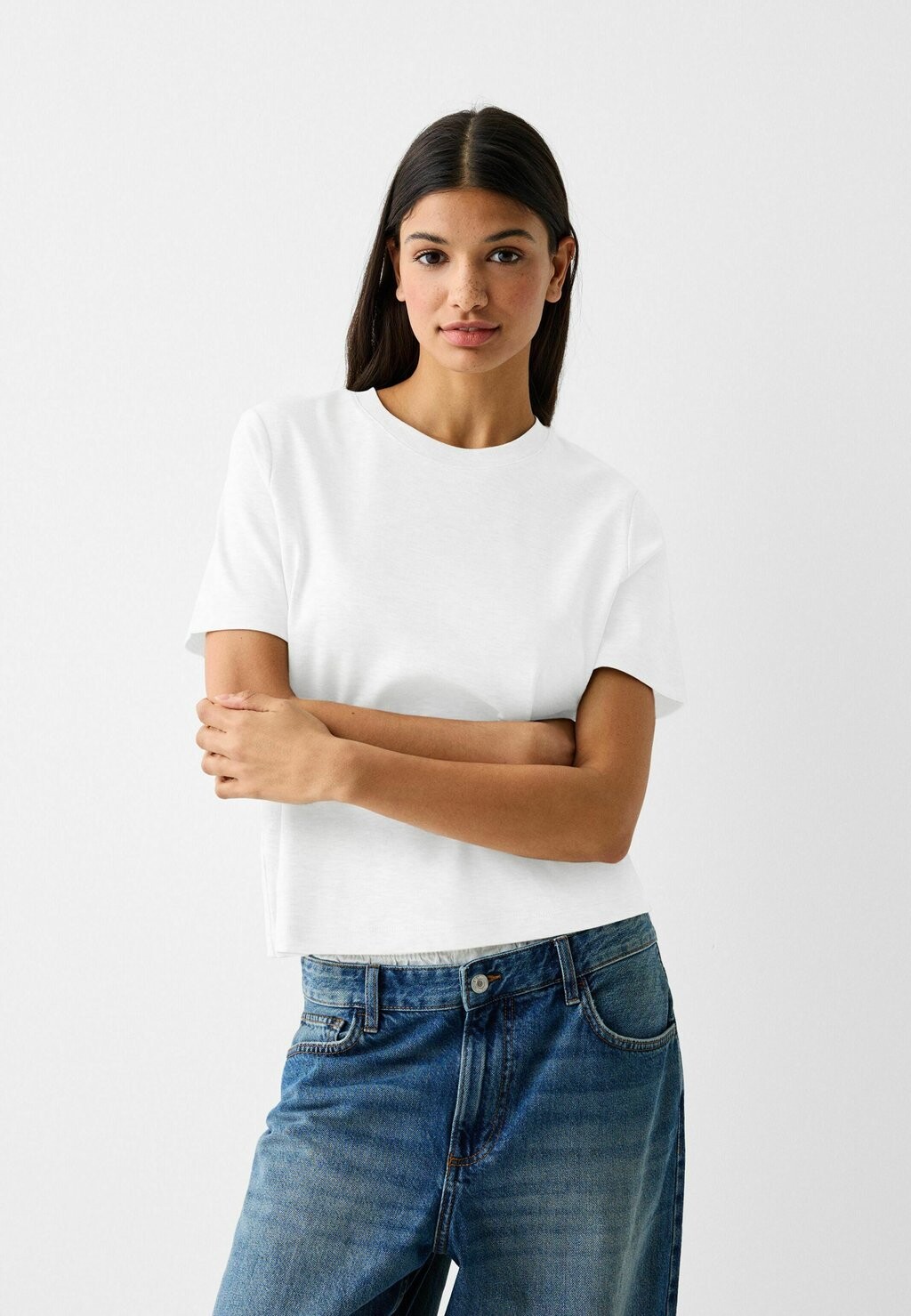 

Футболка базовая SHORT SLEEVE Bershka, цвет white