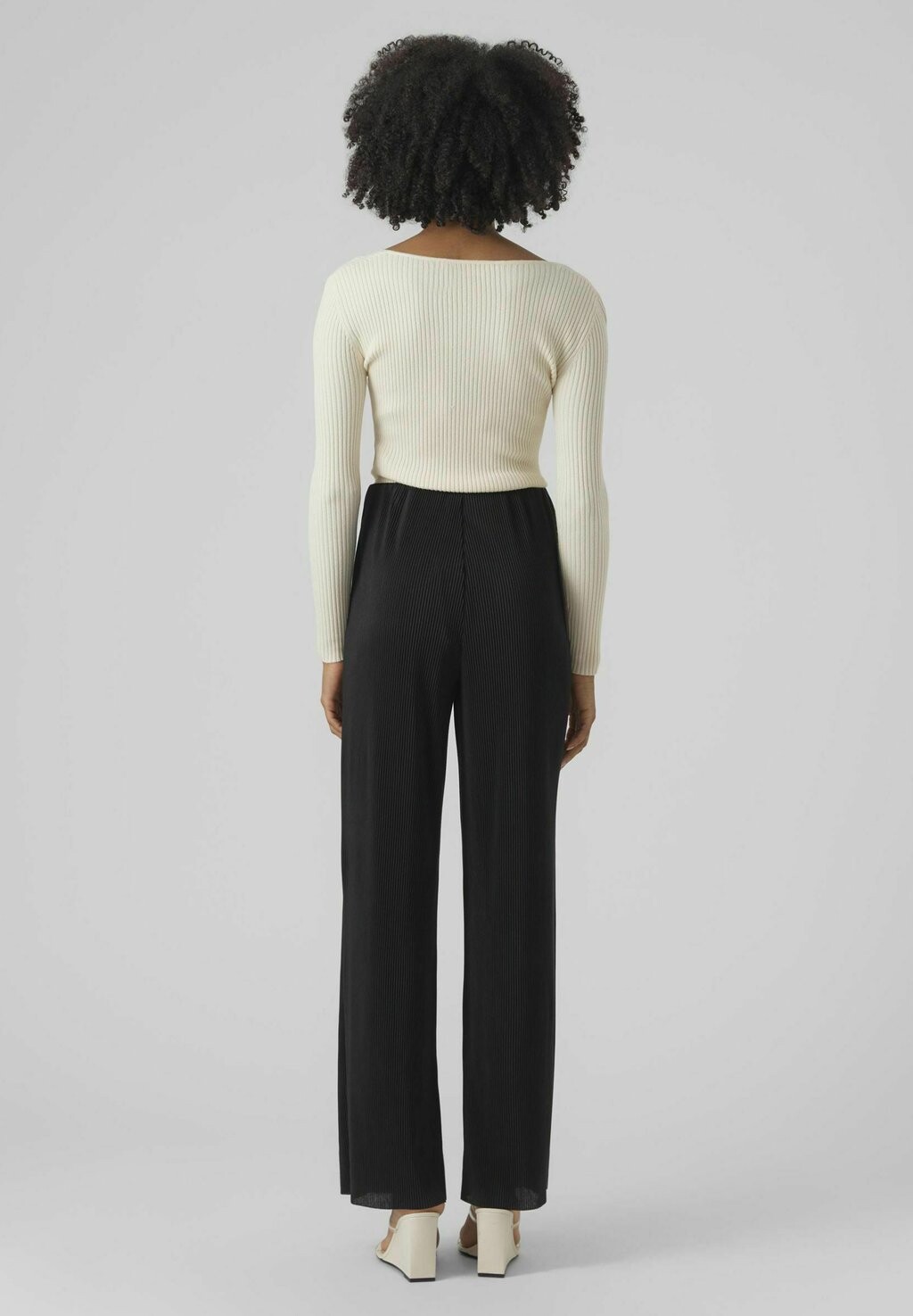 

Брюки MIT WEITEM BEINSCHNITT VMLICA Vero Moda, черный