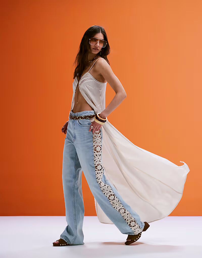 

Широкие джинсы ASOS DESIGN dad с вязаной крючком боковой панелью в цвете lightwash