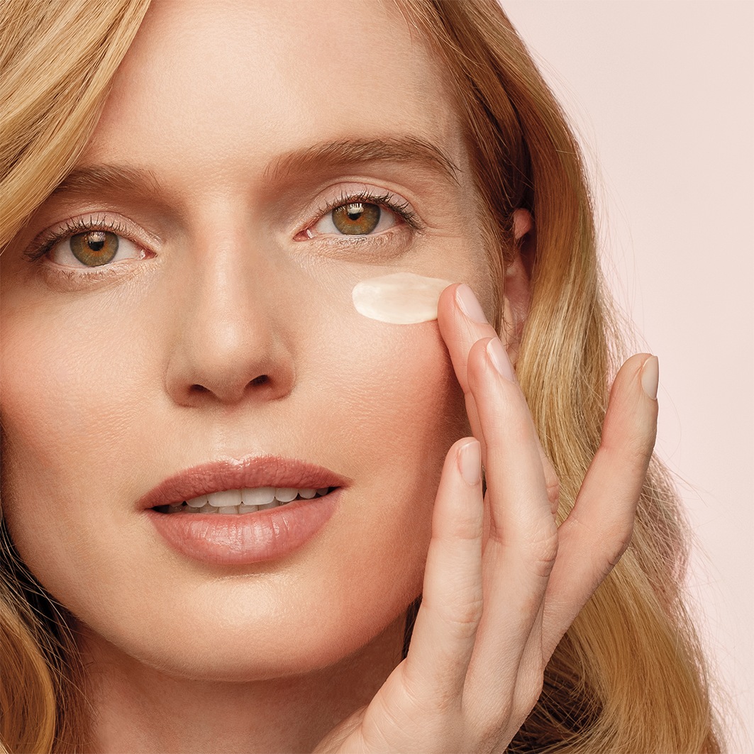 Крем для век Shiseido — Benefiance wrinkle smoothing eye cream , объем, 15 мл — фото 2