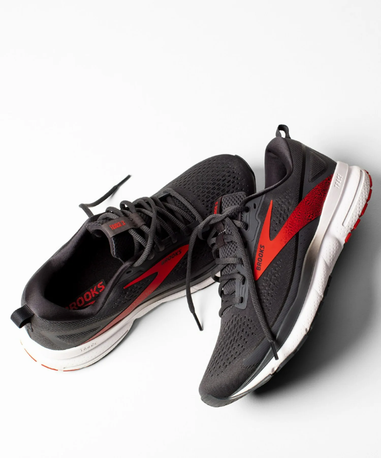 Мужские кроссовки BROOKS Trace3 для бега чёрные