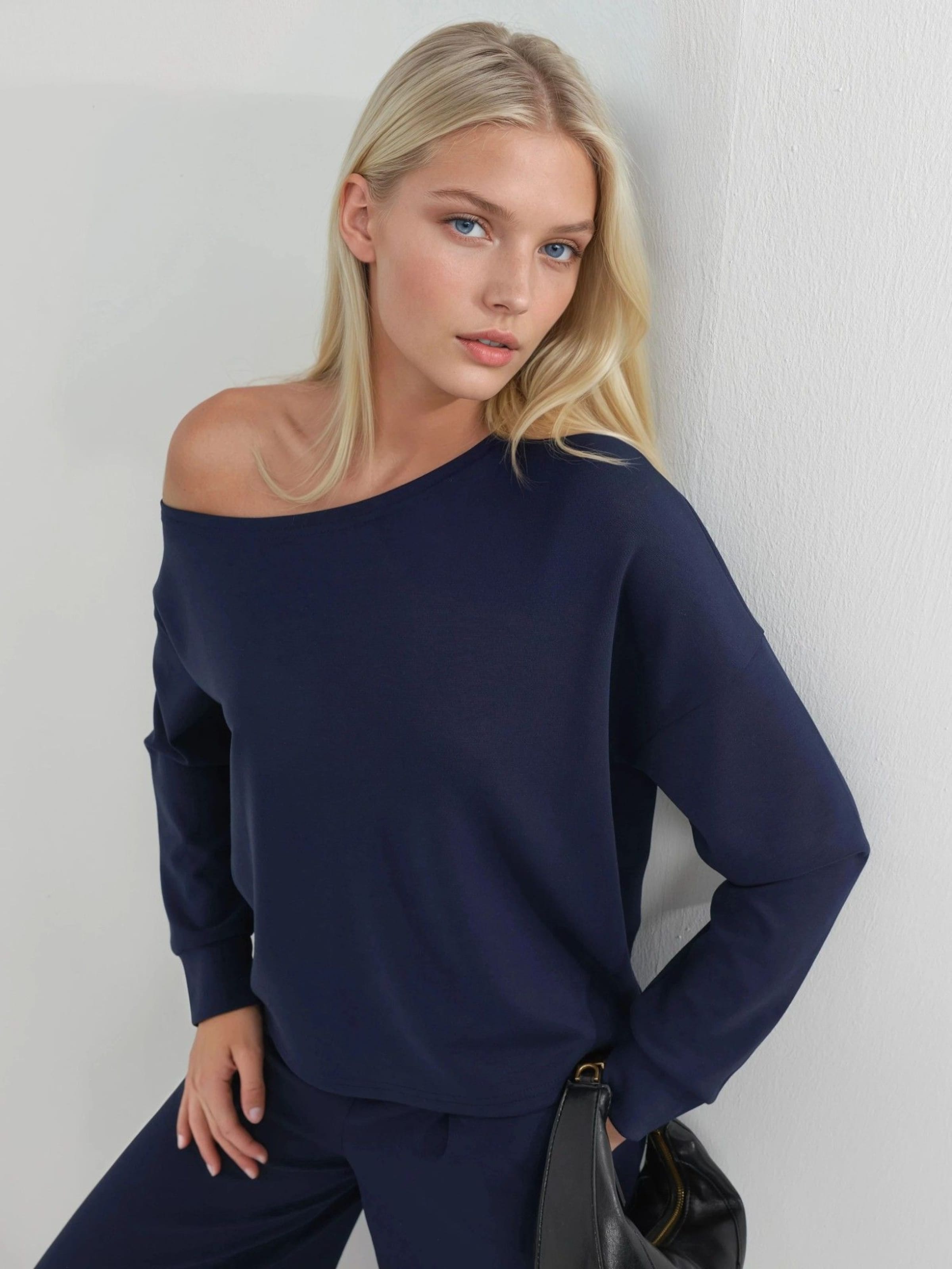 

Busem Свитшот в цвете Marine Blue