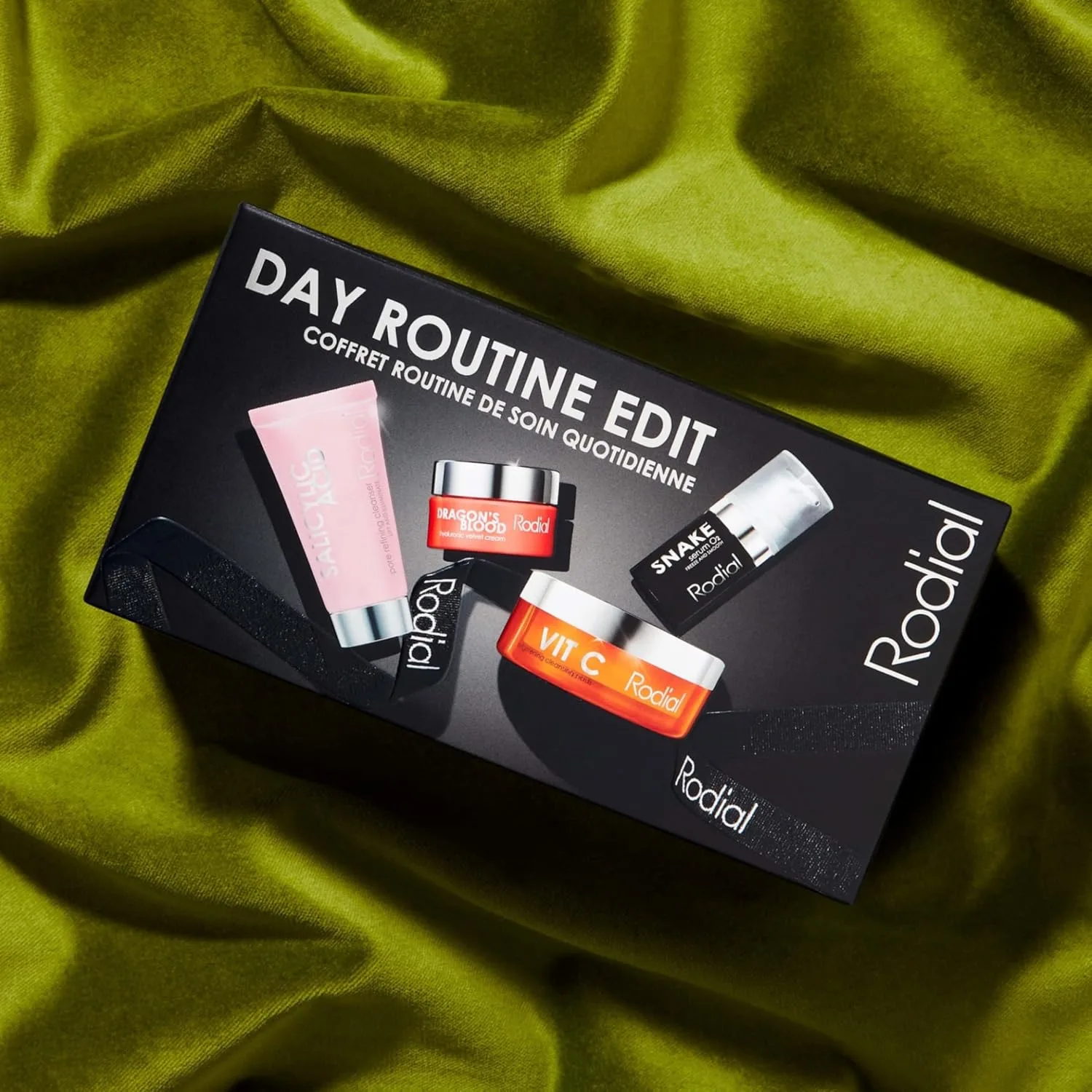 Rodial Day Routine Edit: четырехступенчатый уход за кожей в большом формате: салициловый очищающий гель 20 мл, салфетки с витамином C - 20 шт, сыворотка Snake 5 мл, крем Dragon’s Blood Velvet 15 мл — фото 2