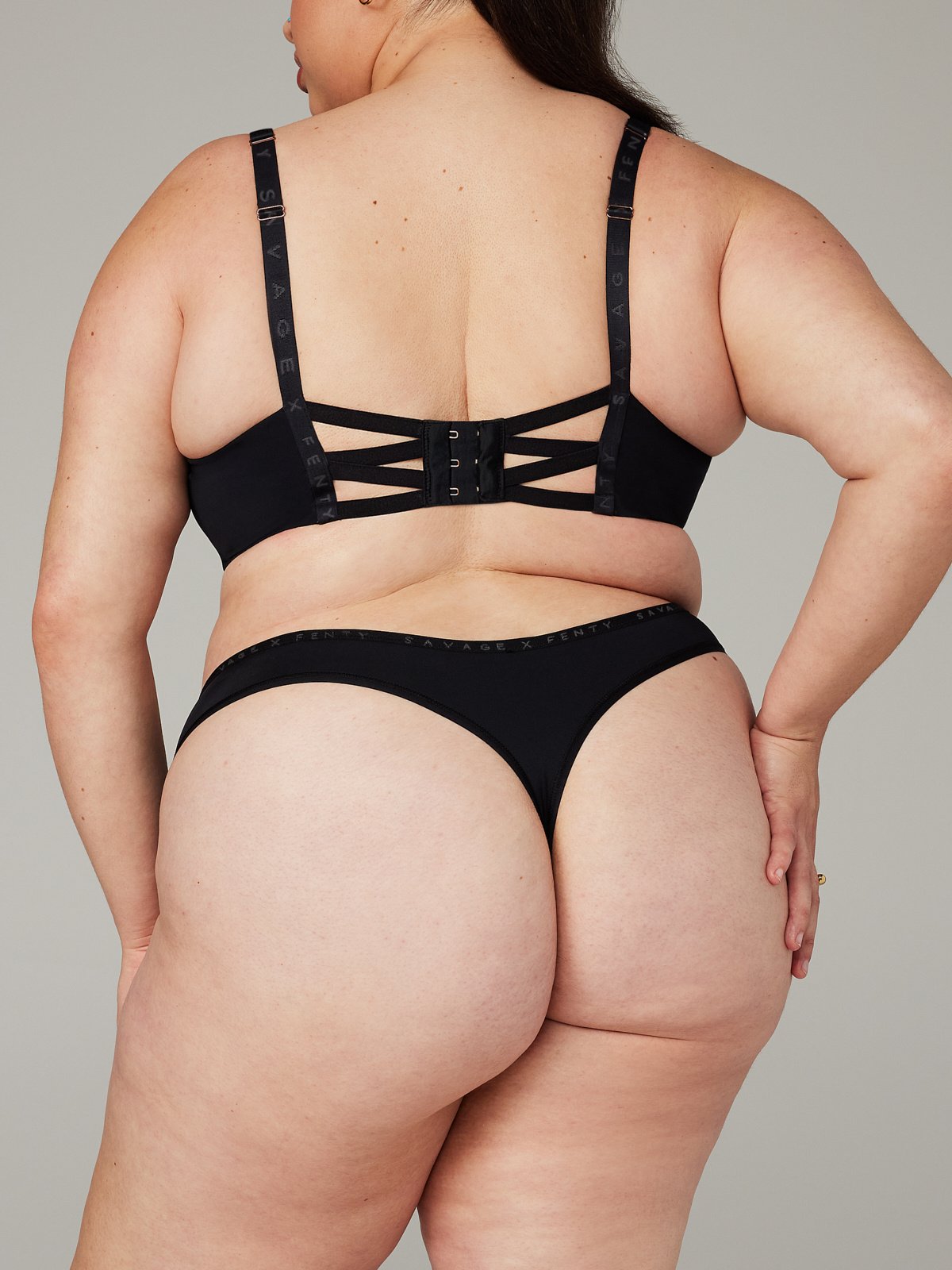 

Трусики-стринги Savage X Fenty Microfiber, цвет Black Caviar