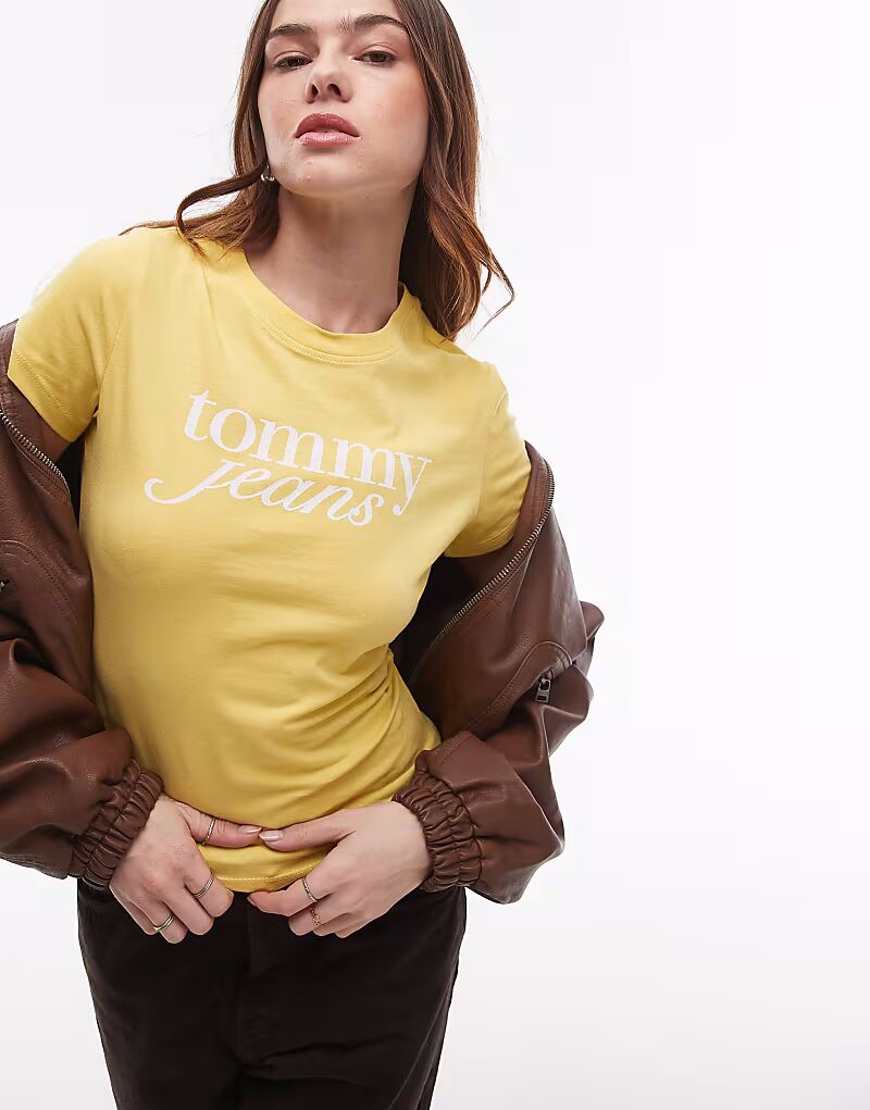

Футболка Tommy Jeans с ретро-надписью для малышей желтого цвета