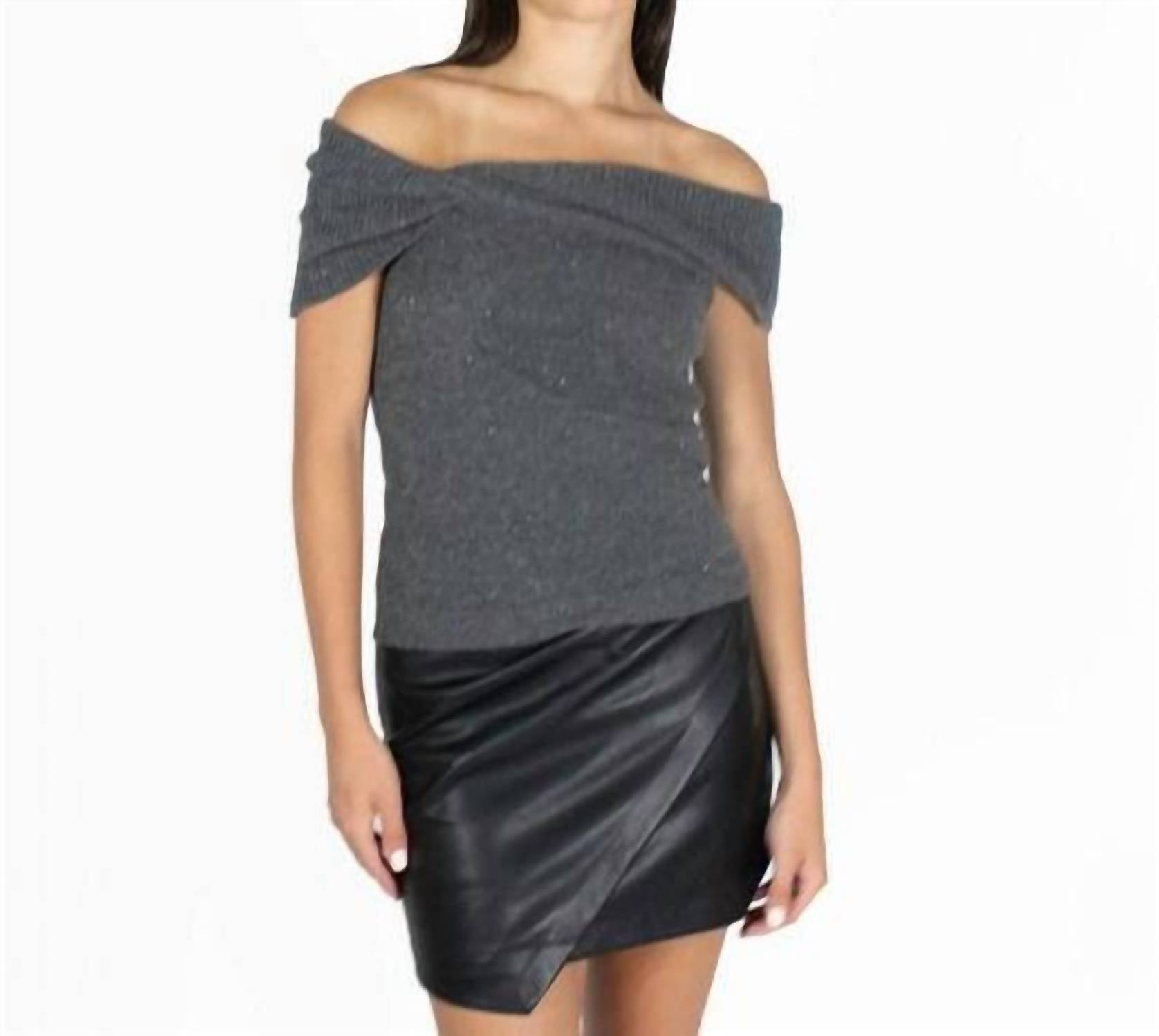 

Свитер с открытыми плечами и перекрученным блестящим узором в сером цвете Autumn Cashmere, серый