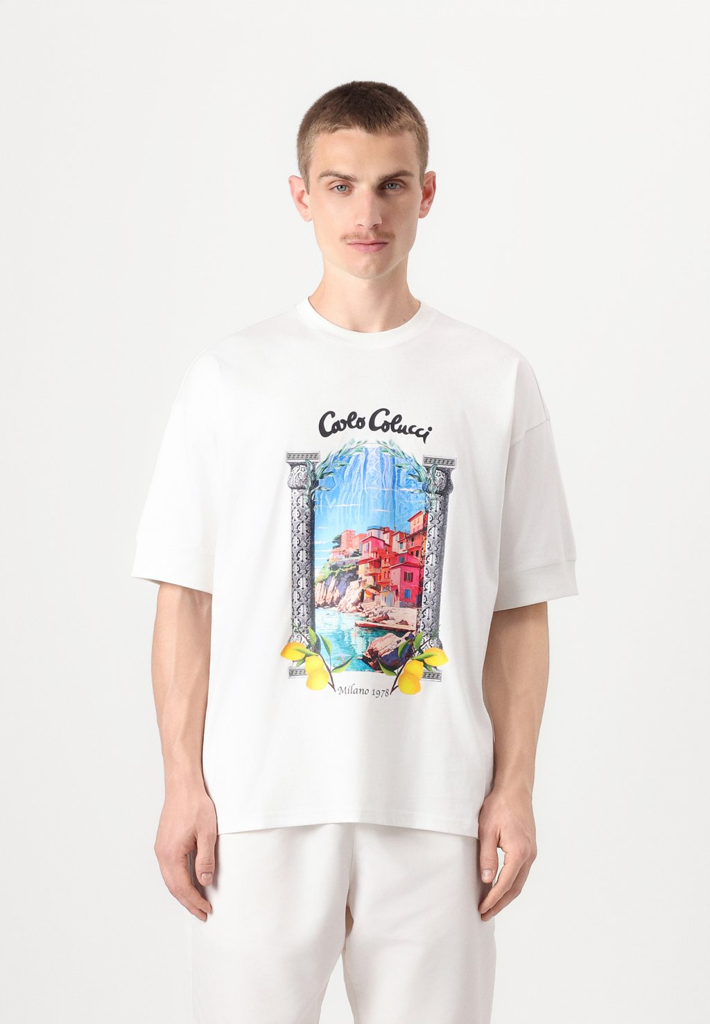

Футболка с принтом UNISEX Carlo Colucci, кремовый