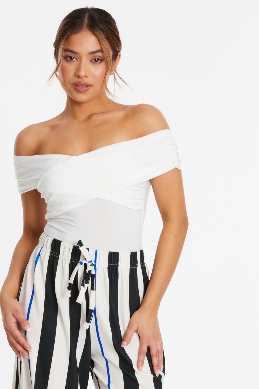 

Боди Petite Cream Bardot Wrap QUIZ Clothing