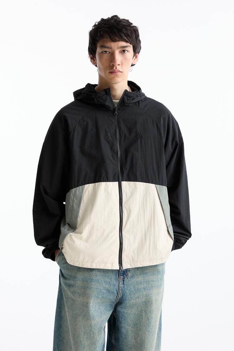 

Легкий плащ с цветными блоками Pull And Bear, мультиколор