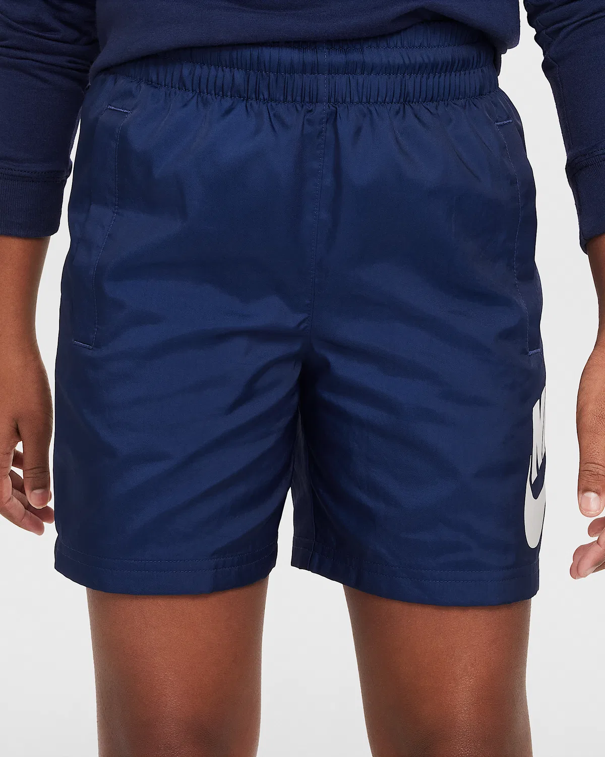 Детские шорты Nike Sportswear Club 6" Woven, Midnight Navy/White — фото 3