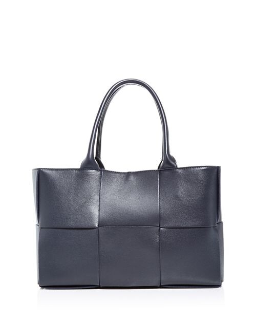 

Маленькая кожаная сумка-тоут Arco Bottega Veneta, цвет Blue