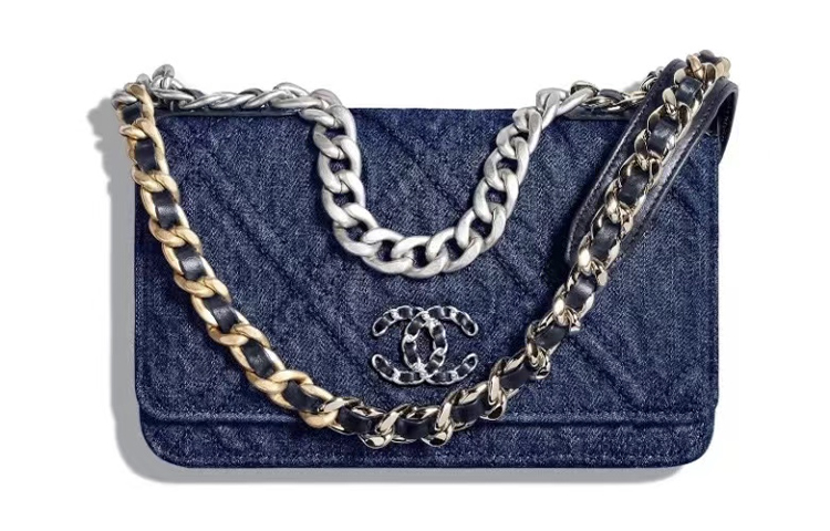 Сумка-кошелек на цепочке denim для женщин dark blue CHANEL, Gift Set(Set+Box+Shopping Bag) — фото 2