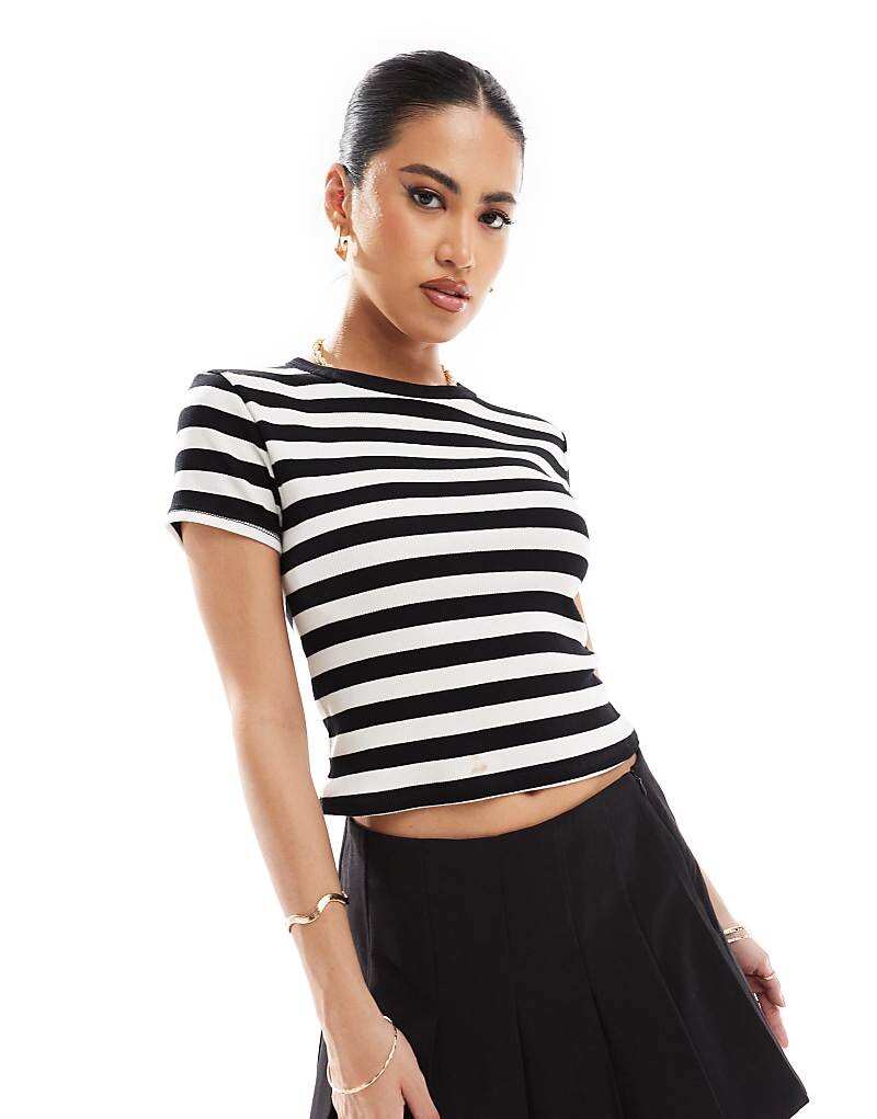 

River Island– Короткая футболка в черно-белую полоску