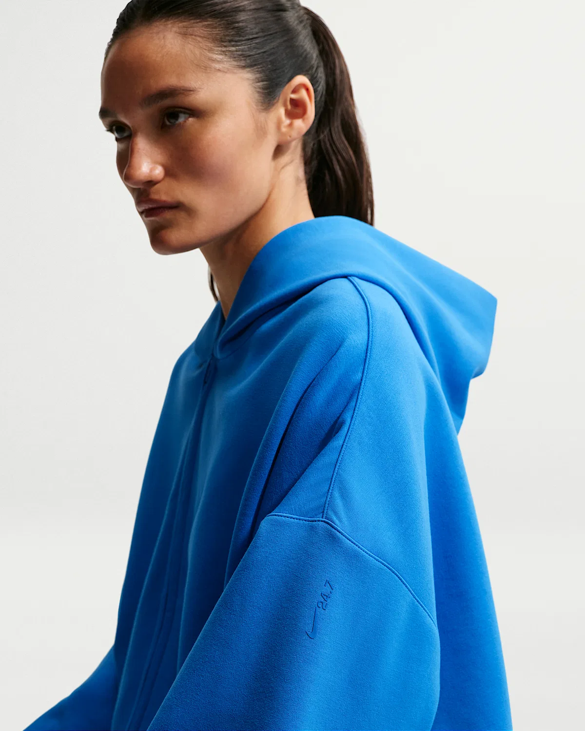 Женская худи на молнии Nike 24.7 ImpossiblySoft, Light Photo Blue/Black/Blue Spark — фото 3