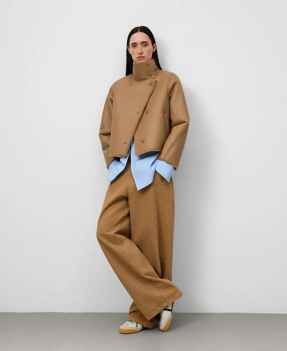 

Женское короткое меховое пальто с воротником-стойкой Adolfo Dominguez, песочный