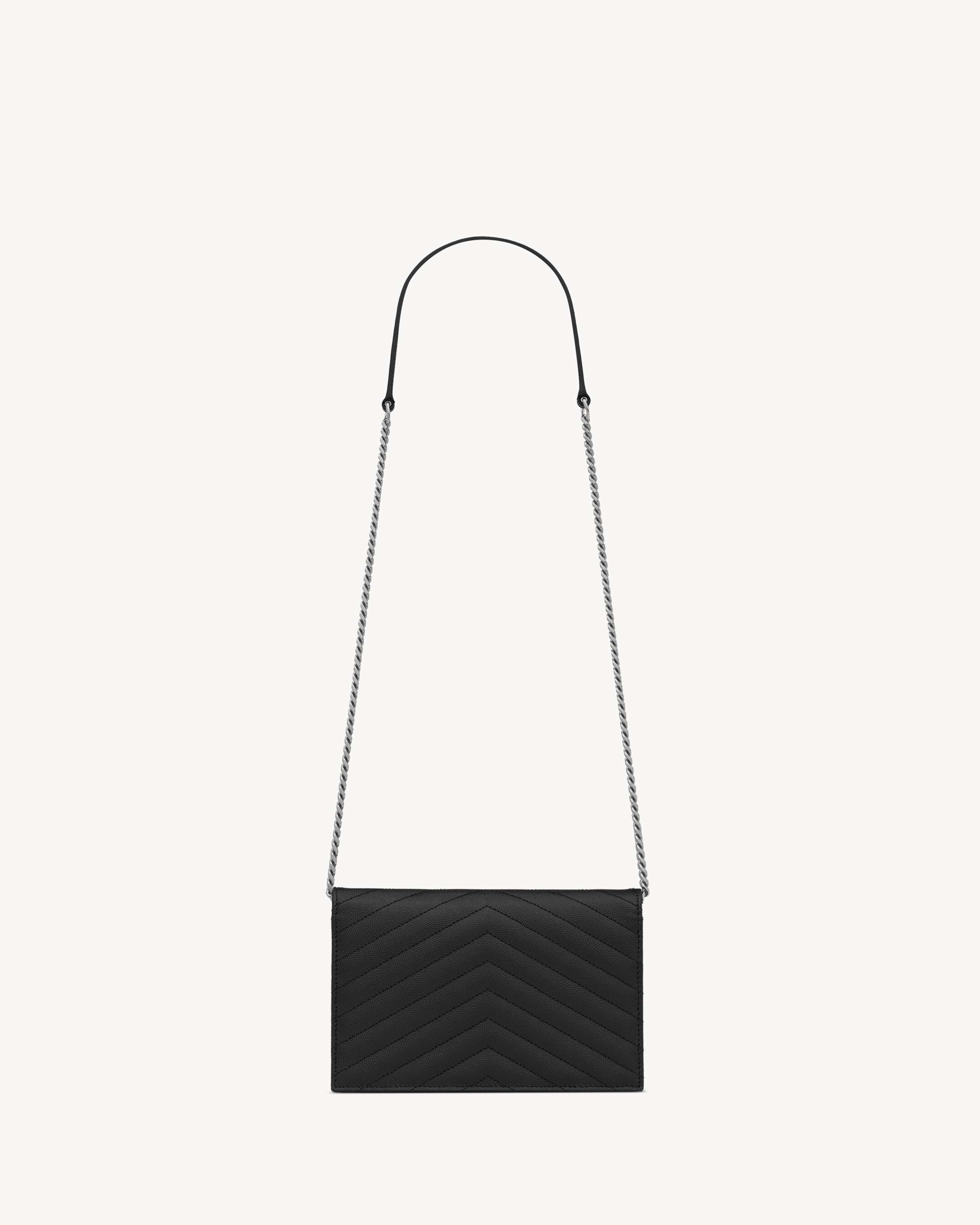Конверт-кошелек Cassandre на цепочке из зернистой кожи Saint Laurent, черный — фото 3