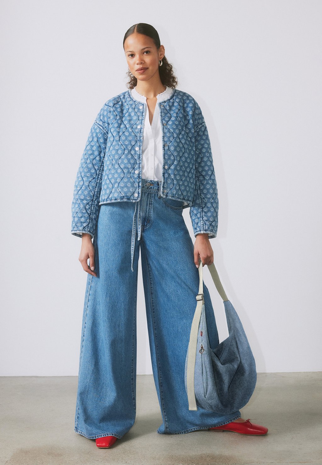 

Сумка через плечо BROOKLYN MEDIUM SHOULDER BAG Levi's, цвет Indigo Light
