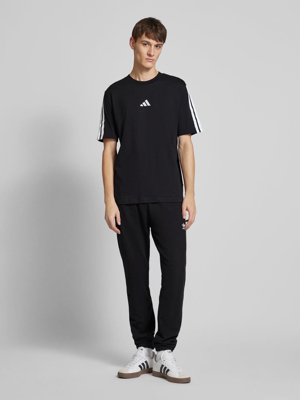 

Спортивные штаны с вышитым логотипом adidas Originals, черный