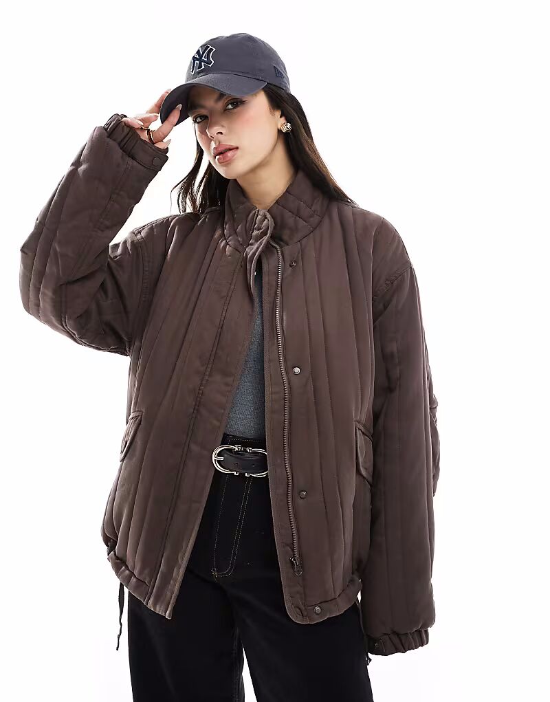 

Стеганая куртка с воротником-стойкой ASOS DESIGN коричневого цвета
