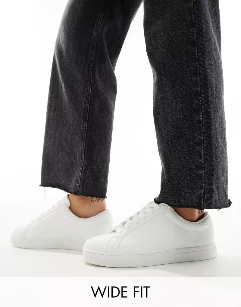 Белые широкие кроссовки ASOS Wide Fit Drama