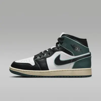 

Кроссовки Jordan Air 1 Mid SE, цвет White/Light Dew/Oxidized Green/Black