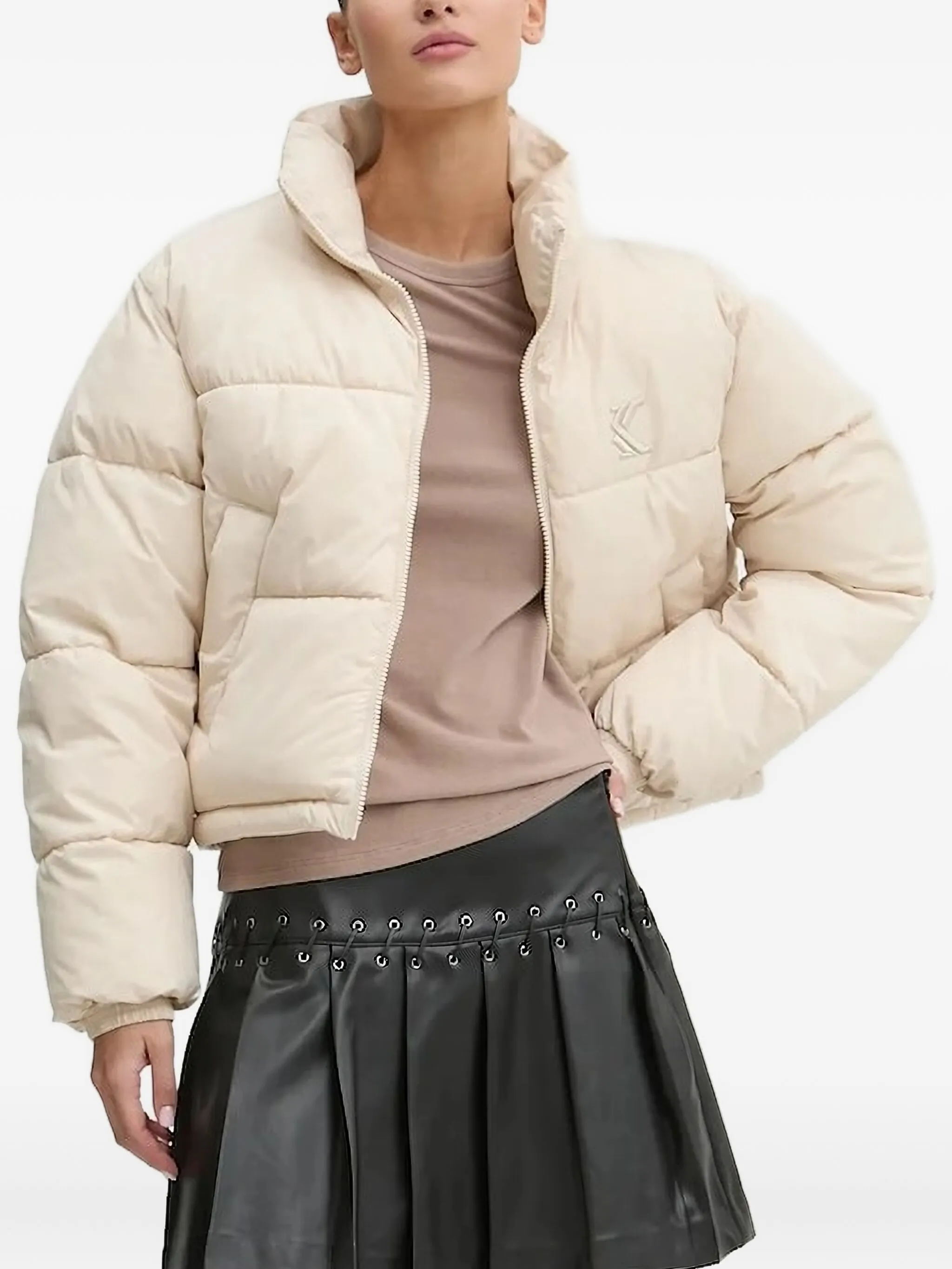 

Пуховик с вышитым логотипом Karl Kani, бежевый