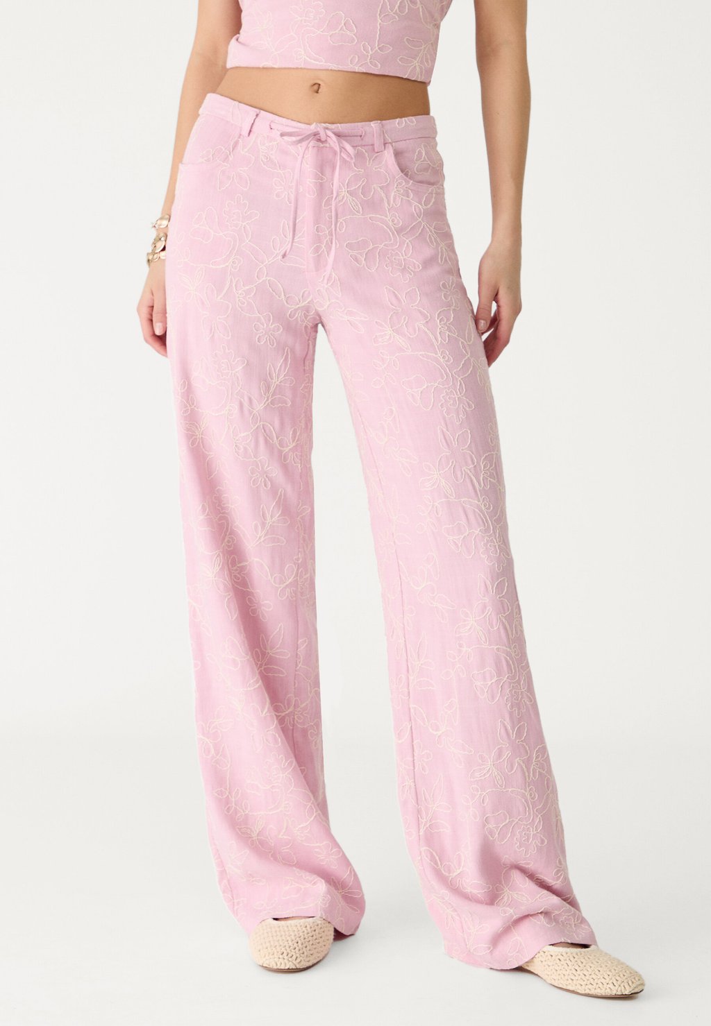

Брюки EMBROIDERED Stradivarius, светло-розовый