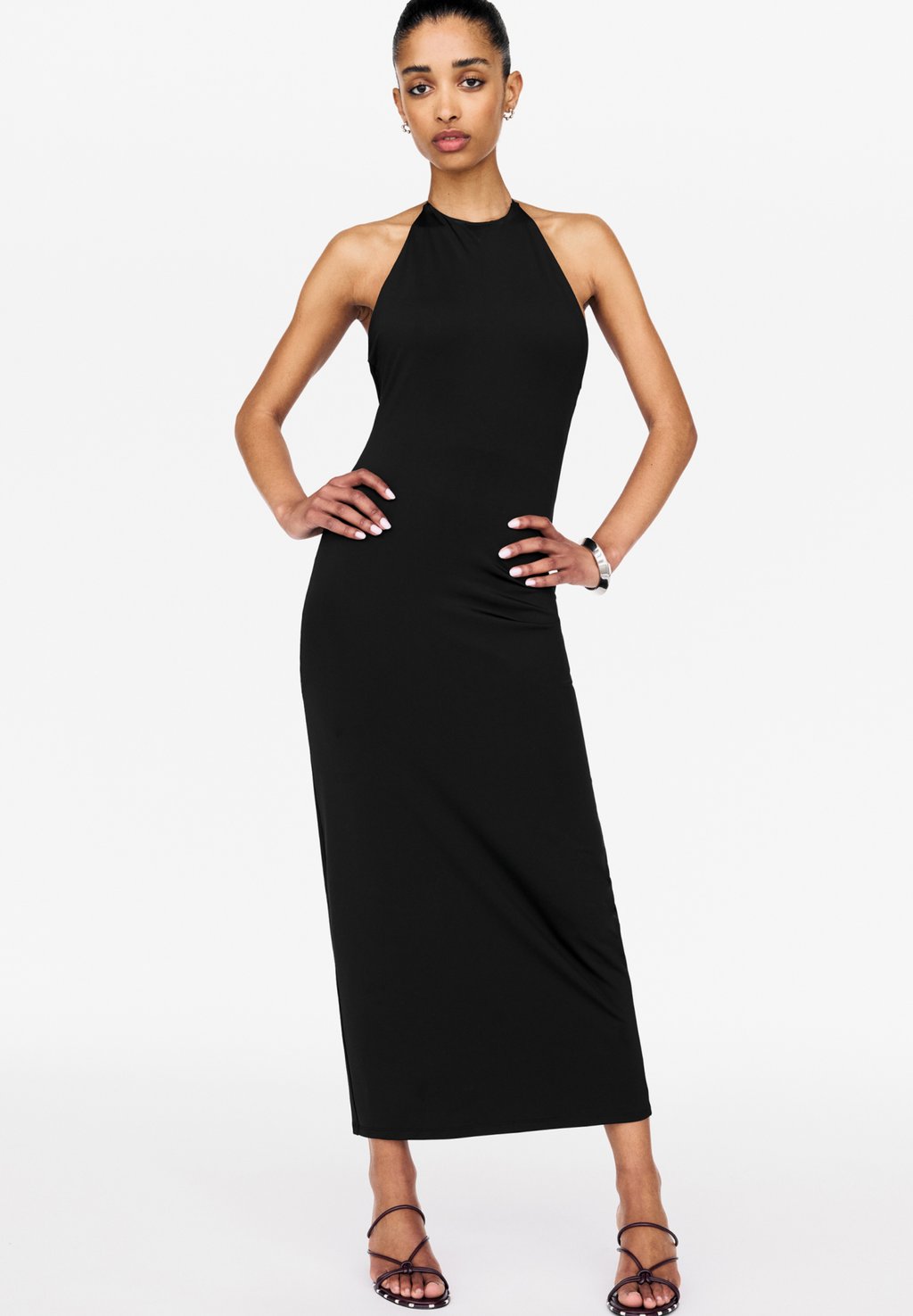 

Длинное платье HALTERNECK PULL&BEAR, черный