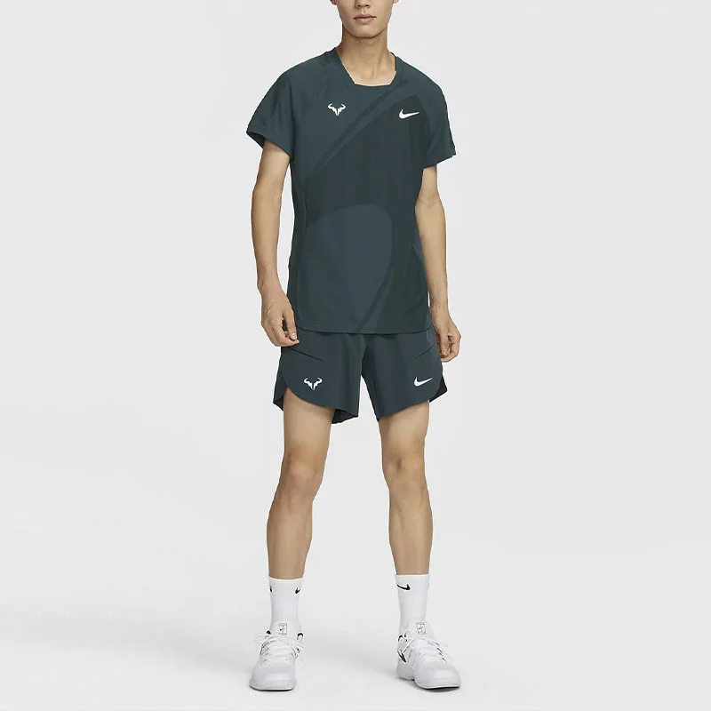 Nike Футболка мужская темно-зеленого цвета — фото 4