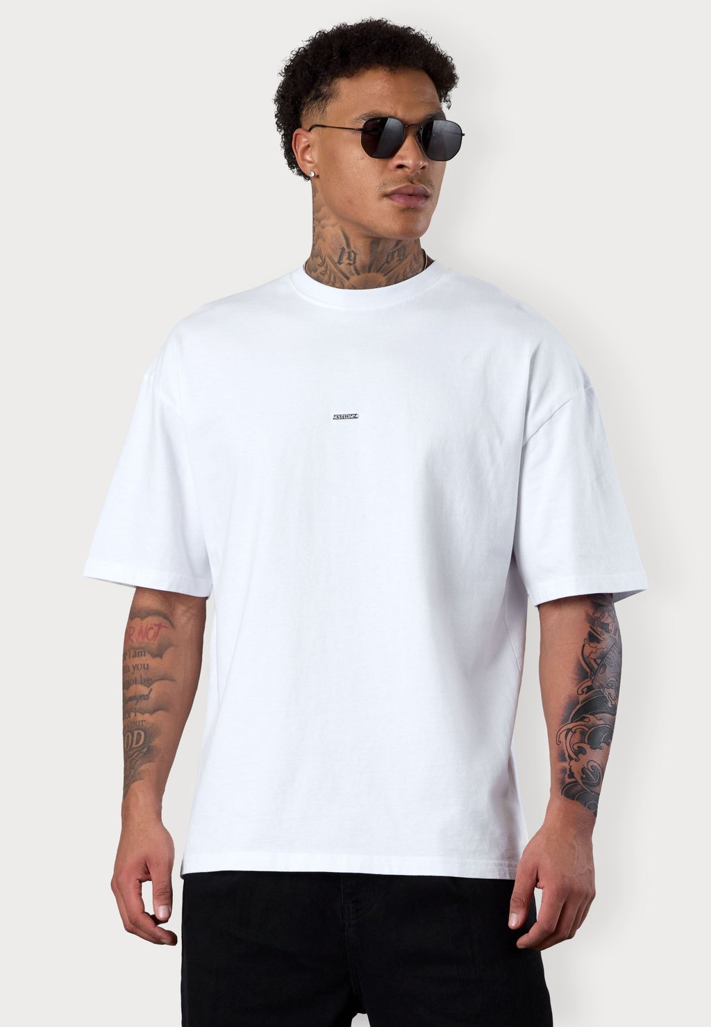 

Базовая футболка LABEL OVERSIZED ESTEEM, белый