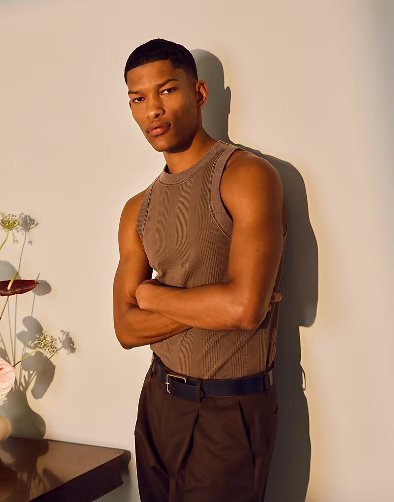 

Майка Topman с высоким воротом и полосками в рубчик, выбеленная коричневая цвет