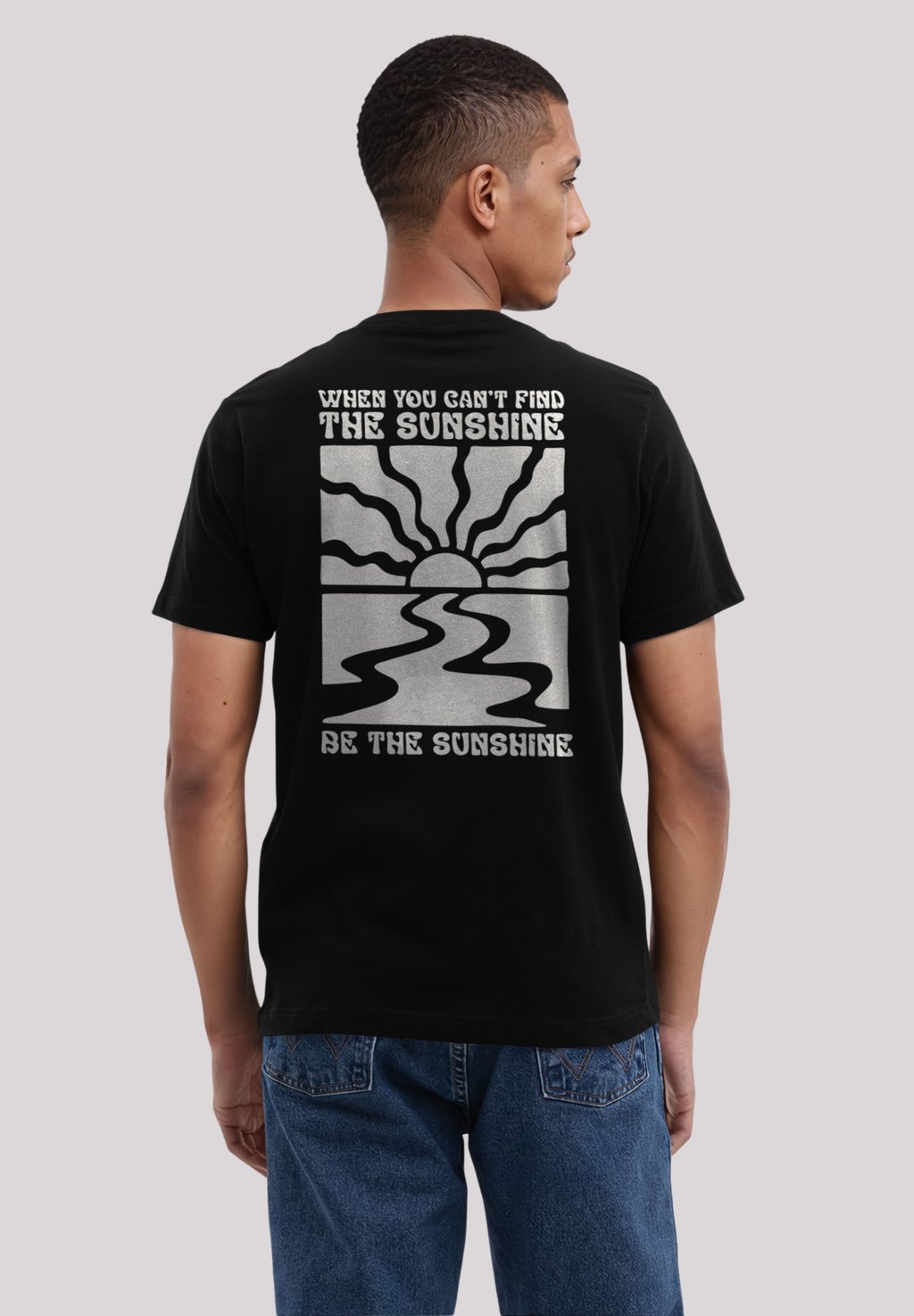 

Футболка с принтом BE THE SUNSHINE F4NT4STIC, черный