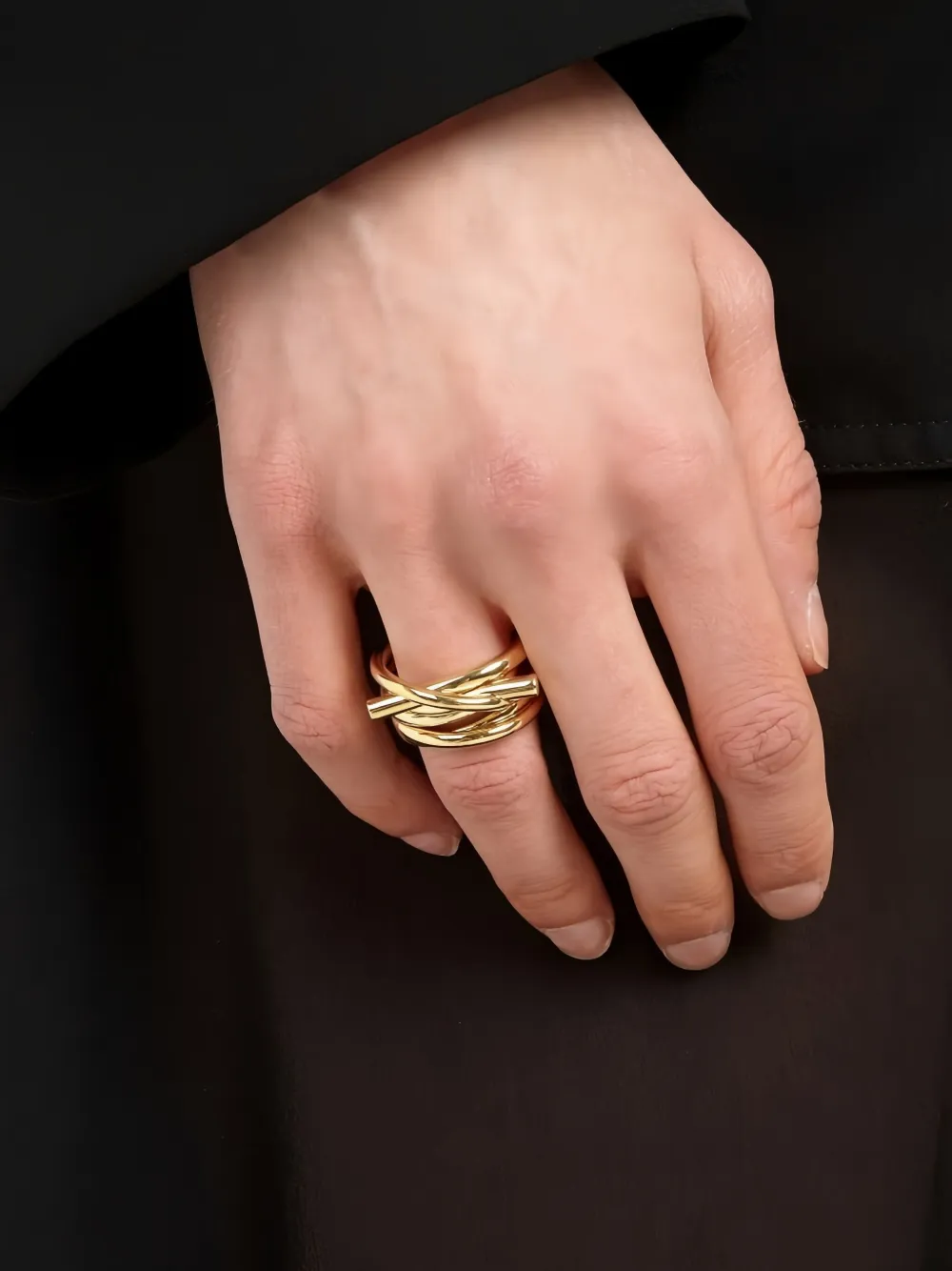 

Переплетенное кольцо Ferragamo, золотой